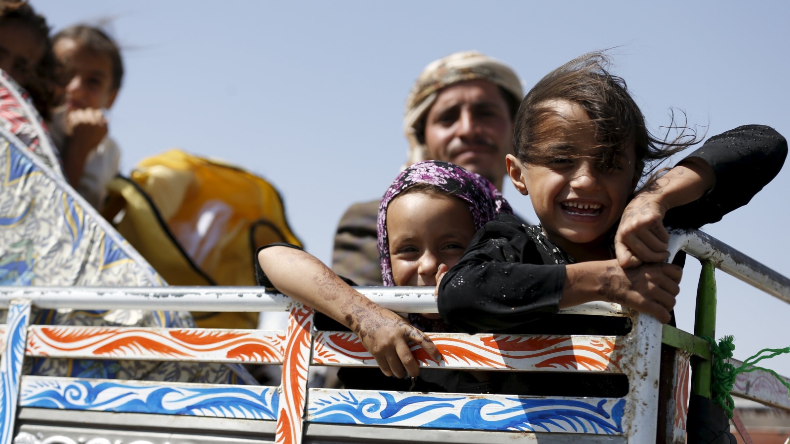 الرئيس هادي تحدث عن الأوضاع الإنسانية وتهجير السكان من المدن اليمنية (رويترز)