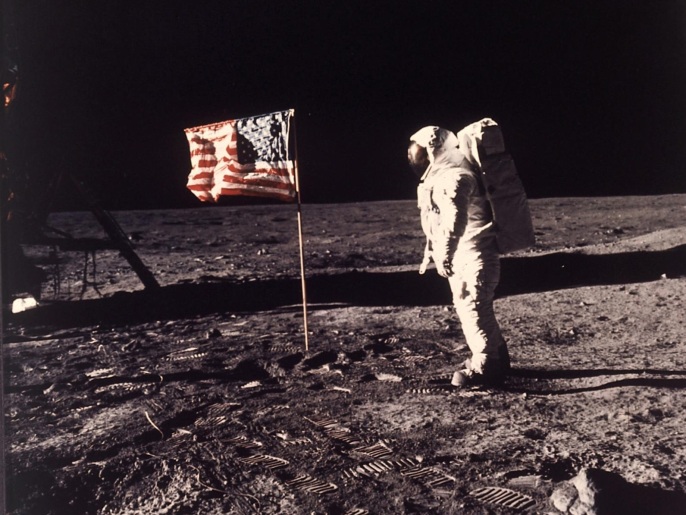 ‪كان أول هبوط للبشر على سطح القمر لأبولو 11 عام 1969‬ (أسوشيتد برس)