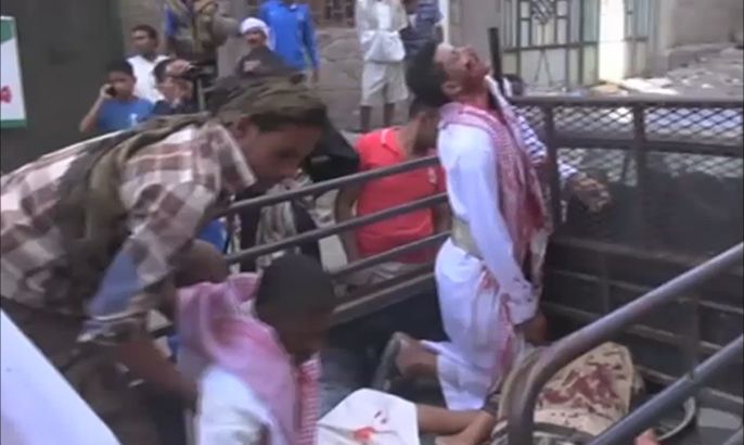 الحوثيون يقصفون منطقتي التحرير والضبوعة