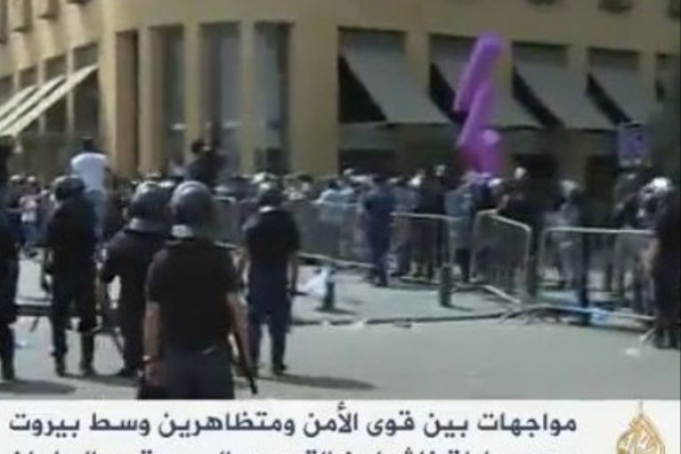 مواجهات بين قوى الأمن ومتظاهرين وسط بيروت بعد محاولة ناشطين التوجـه الـى مقـر البرلمان