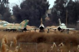 الصورة رقم 9 سورية - دير الزور - المطار العسكري 2 فبراير 2014- طائرات رابضة في مطار دير الزور العسكري