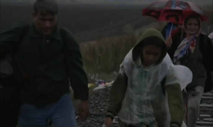 معاناة اللاجئين السوريين بسبب برودة الجو وهطول الأمطار