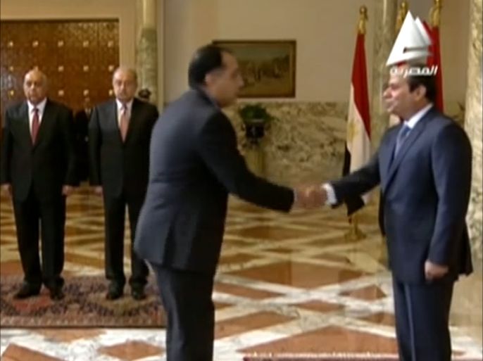 الحكومة المصرية الجديدة تؤدي اليمين