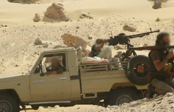 صورة بثتها مواقع تابعة لتنظيم الدولة الإسلامية وقالت إنها لاشتباكات مع قوات مصرية في الصحراء الغربية