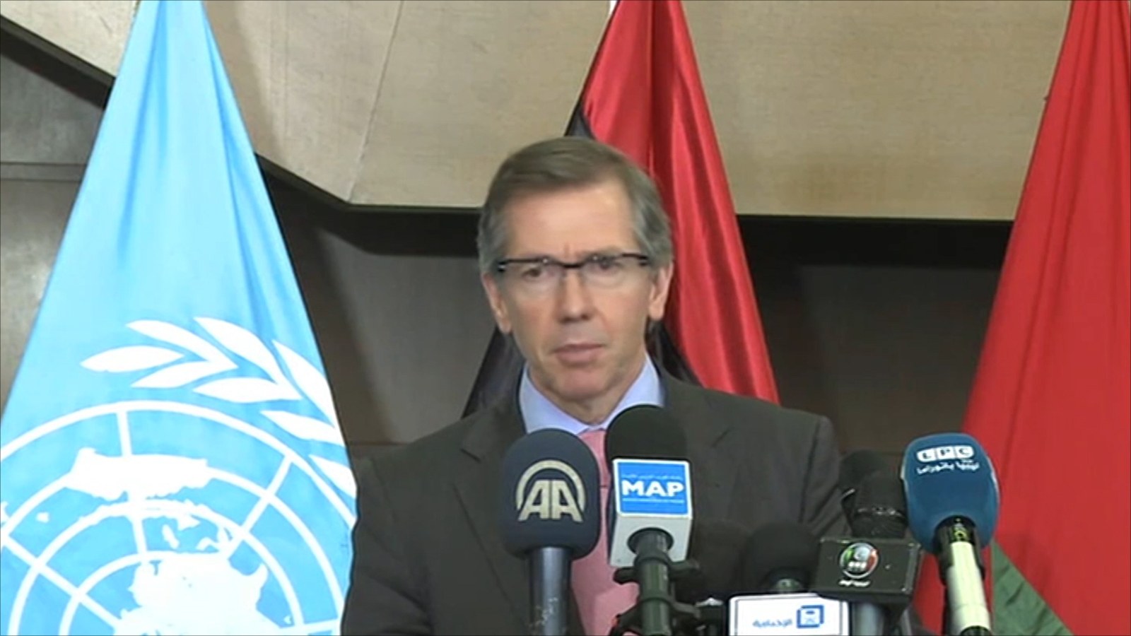 مبعوث الأمم المتحدة الخاص إلى ليبيا برناردينو ليون دعا لجلسة بالصخيرات اليوم الجمعة (الجزيرة)