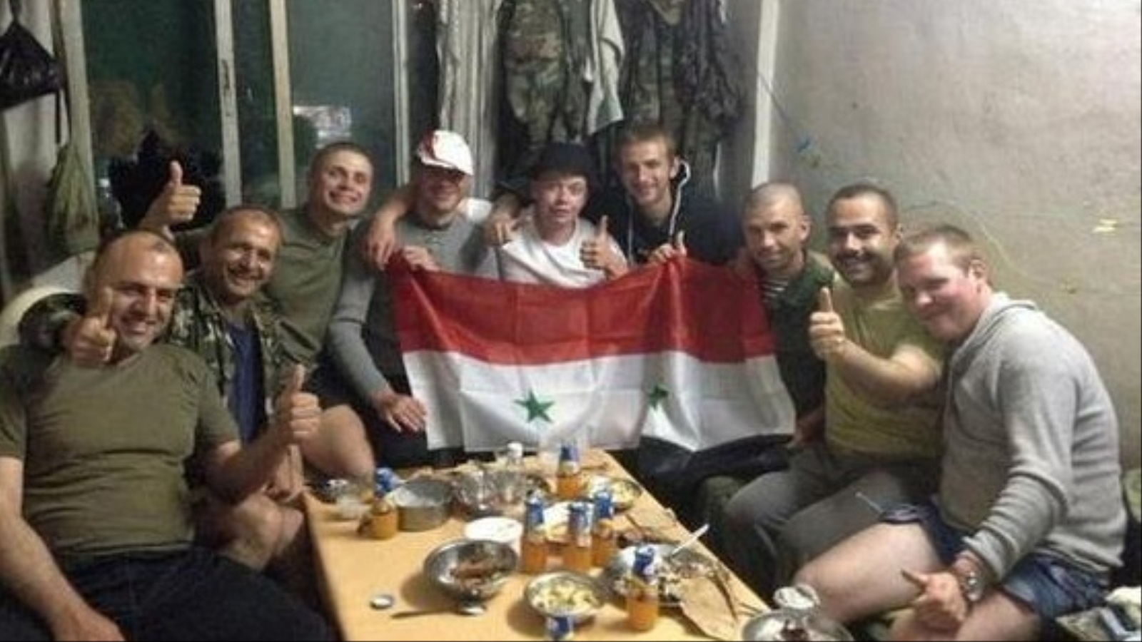 ‪صورة تداولها ناشطون يعتقد أنها لجنود روس بمدينة طرطوس‬ (ناشطون)
