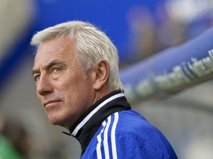 Hamburg's head coachBert van Marwijk watches from the sidelines during the test soccer match betweem Hamburger SV and FC Basel at the Imtech Arena in Hamburg, Germany, 18 January 2014.