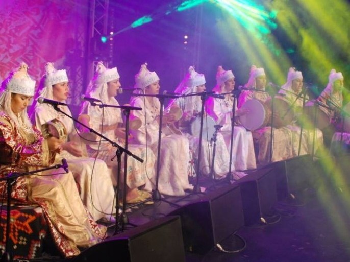 فرقة الشفشاونية لأداء التراث الحضروي النسوي خلال مشاركتها في المهرجان الدولي للسماع الصوفي بالجزائر اكتوبر 2015 مصدر الصورة مديرية الثقافة لولاية سطيف.