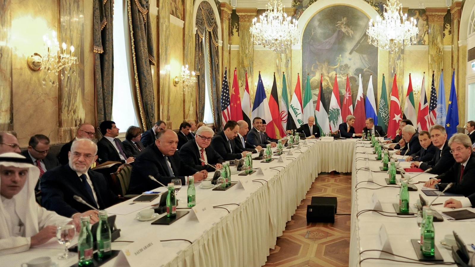 ‪(الأوروبية)‬ جانب من طاولة المفاوضات باجتماع جنيف