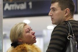 Relatives of passengers of MetroJet Airbus A321 weep at Pulkovo II international airport in St. Petersburg, Russia, 31 October 2015. A Russian plane which went missing in Egypt on 31 October 2015 with 224 aboard has crashed in the Sinai, the Egyptian Civil Aviation Ministry confirmed. The ministry said in a statement that the debris from the plane had been found near the al-Arish airport, in the Sinai Peninsula. The plane was on a flight to St Petersburg, in Russia, reported the Itar-Tass news agency.