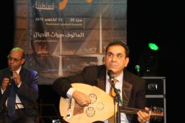 الفنان الجزائري سليم الفرقاني خلال افتتاح المهرجان الدولي لموسيقى المالوف قسنطينة الجزائر