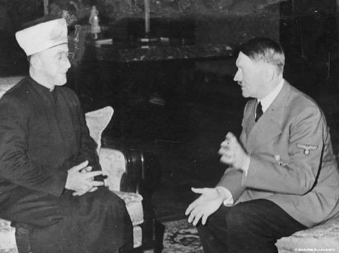 الموسوعة - الحاج أمين الحسيني والزعيم الألماني هتلر - ملاحظة مصدر الصورة _deutsches bundesarchiv
