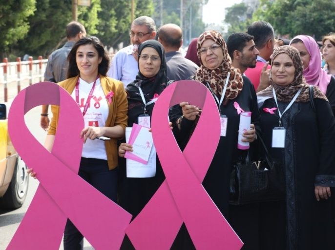 (الصور 4، 5، 6، 7): فلسطين/ قطاع غزة/ مدينة غزة/ حي الرمال/ أكتوبر 2015/ فعالية إطلاق برنامج "العون والأمل" حملة للتوعية بمخاطر سرطان الثدي.