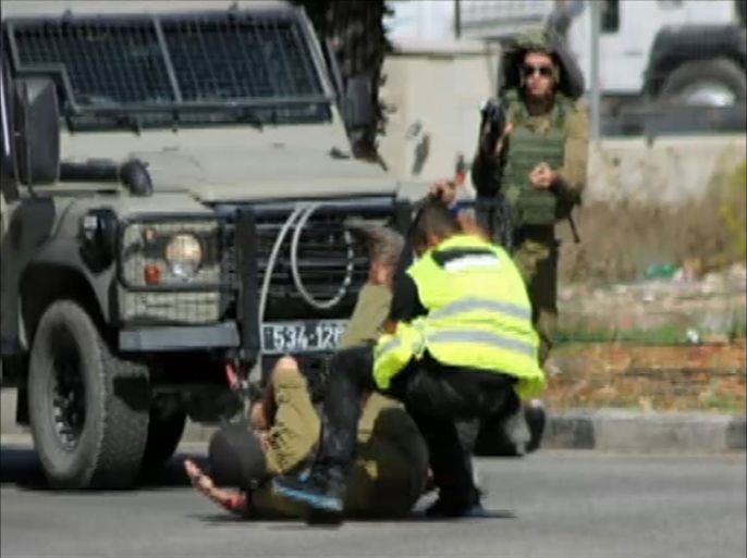 استشهاد فلسطيني طَعَن جنديا إسرائيليا في حلحول