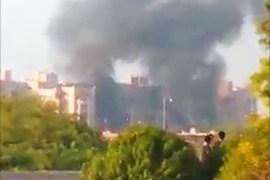 انفجارات أمام فندق القصر في عدن