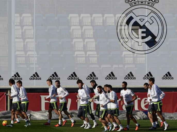 JS3427 - Madrid, -, SPAIN : Real Madrid players take part in a training session at Valdebebas Sport city in Madrid on November 20, 2015 on the eve their Spanish League footbal match 'El Clasico' Real Madrid vs FC Barcelona. AFP PHOTO/ JAVIER SORIANO