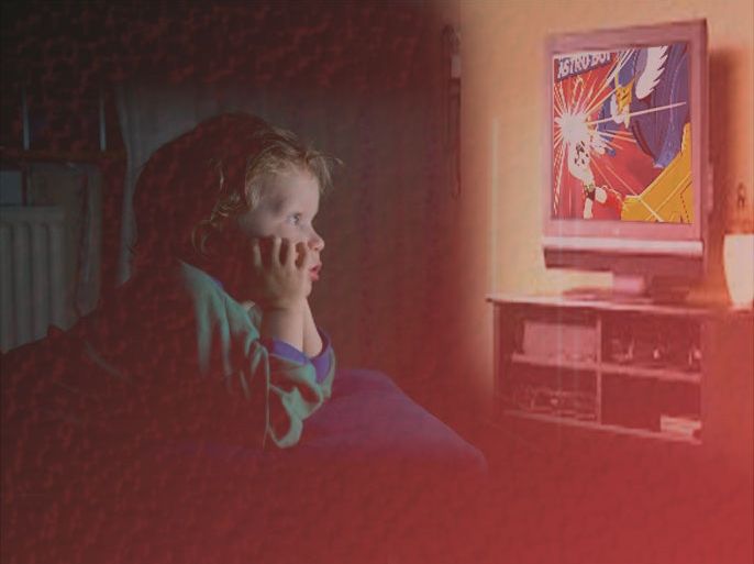تصميم : وجدت دراسة كندية أن مشاهدة التلفاز لأكثر من ثلاث ساعات يومياً تلحق ضرراً بمهارات النطق والحساب لدى الطفل الذي يبلغ من العمر سنتين ، وتزيد خطر تعرضه للتنمر.