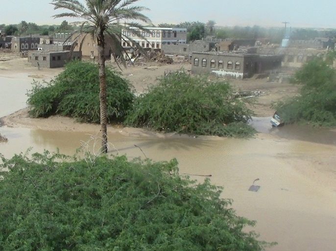 السلطات المحلية بمحافظة شبوة أعلنت قرية (جلعة) منطقة منكوبة جراء إعصار تشابالا