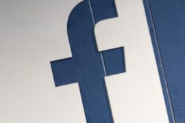 (FILE) A file picture dated 17 April 2015 shows a Facebook sign at the German Facebook headquarters in Hamburg, Germany. Facebook reported strong growth in earnings for the third quarter on 04 November 2015, with net profits up about 11 percent year-on-year to 896 million US dollar. The world's largest social network continued to grow in the quarter that ended 30 September, boosting advertising revenue with user traffic. Facebook said it had 1.55 billion monthly active users, including more than one billion who logged on every day - an increase of 17 percent from the same period in 2014. Advertising generates more than 90 percent of earnings for the company, based in the Menlo Park, California, and in the third quarter mobile's share of that take grew to 78 percent from 66 percent the year before. Nearly nine out of 10 daily users logged in over smartphones. The company invested 780 million US dollar in the third quarter in projects to bring billions more users online in the developing world and in work on the Oculus Rift virtual reality glasses. Zuckerberg said one of Facebook's long-term goals is to 'connect the entire world.'
