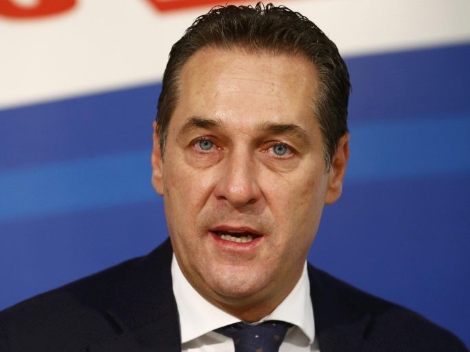 Head of the Austrian Freedom Party (FPOe) Heinz-Christian Strache addresses a news conference in Vienna, Austria, November 20, 2015. REUTERS/Heinz-Peter Bader