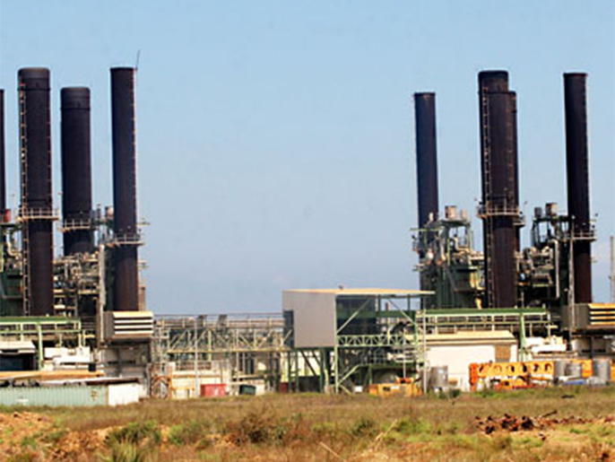 محطة توليد كهرباء غزة تمد القطاع بـ25% فقط من حاجات السكان (الجزيرة)