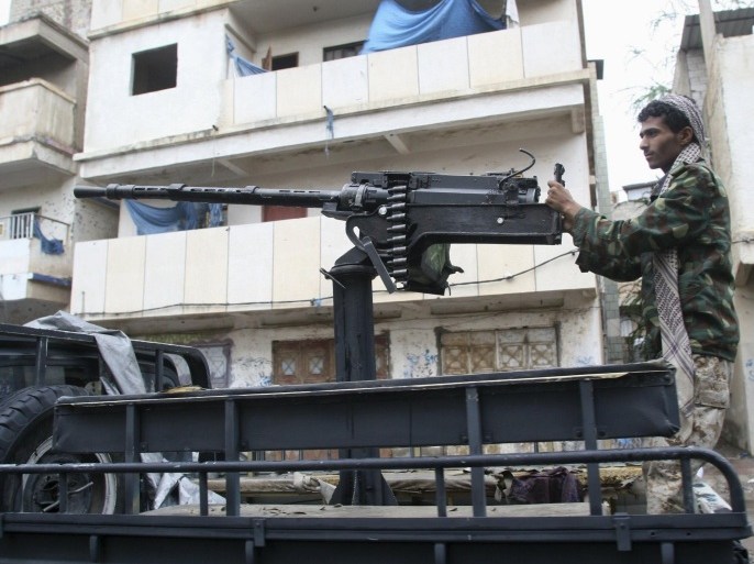 A fighter loyal to Yemen's government mans a machine gun on the back of a patrol truck in Yemen's southwestern city of Taiz November 12, 2015. Yemen's third largest city is at the mercy of thousands of Houthi militiamen allied to former president Ali Abdullah Saleh, the man whom local people rose up against in 2011. To match Feature YEMEN-SECURITY/TAIZ REUTERS/Anees Mahyoub EDITORIAL USE ONLY. NO RESALES. NO ARCHIVE.