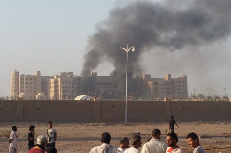 استهداف فندق القصر الذي كانت تقيم فيه الحكومة اليمنية يعد أبرز حدث أمني بعد خروج الحوثيين من عدن الجزيرة نت