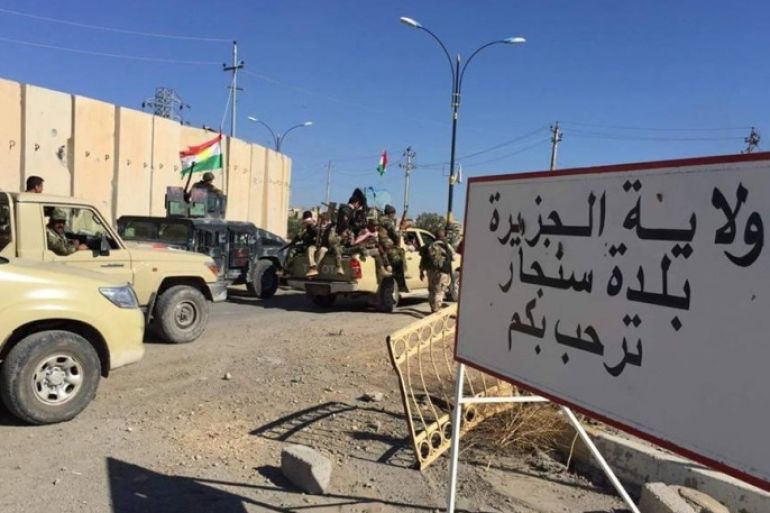 قوات البيشمركة الكردية عندما دخلت قضاء سنجار بعد طرد عناصر تنظيم الدولة الاسلامية منه في 14 من شهر نوفمبر/تشرين الثاني
