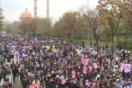 آلاف من الهزارة يتظاهرون بكابل للقصاص من تنظيم الدولة