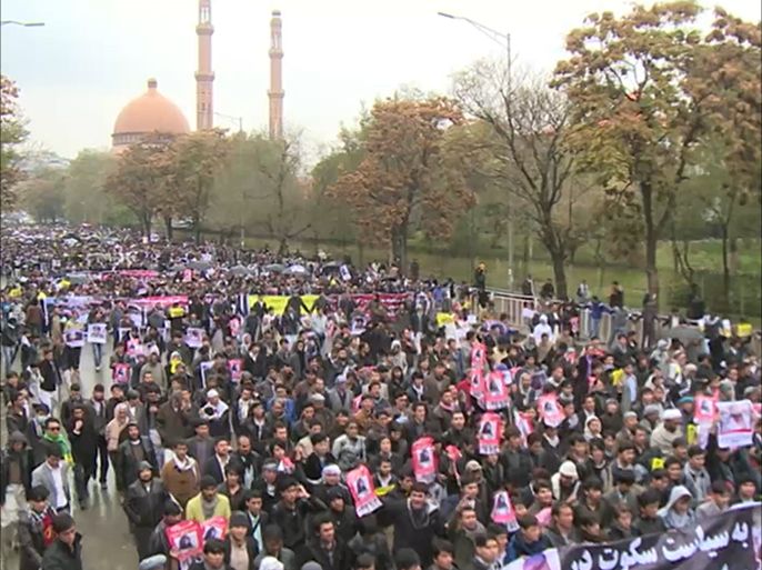 آلاف من الهزارة يتظاهرون بكابل للقصاص من تنظيم الدولة