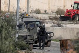 جانب من المواجات بين جنود الاحتلال وشبان فلسطينيين في الضفة الأناضول نوفمبر 2015
