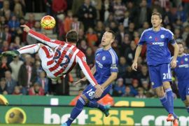 Stoke's Xherdan Shaqiri (L) in action during the English Premier League soccer match between Stoke City and Chelsea at the Britannia stadium in Stoke, Britain, 07 November 2015. EPA/PHIL RICHARDS EDITORIAL USE ONLY. No use with unauthorized audio, video, data, fixture lists, club/league logos or 'live' services. Online in-match use limited to 75 images, no video emulation. No use in betting, games or single club/league/player publications.