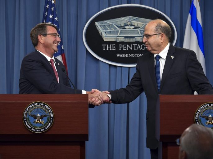 A photograph supplied by the Israeli Defense Ministry, on 28 October 2015, show the Israel Defense Minister Moshe Yaalon (R), during a press conference with US Secretary of Defense Ashton Carter (L), at the Pentagon in Arlington, Virginia, USA, 28 October 2015.
