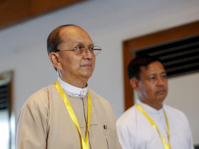 Myanmar president Thein Sein (C) arrives to attend a meeting of government officials and political parties at Yangon parliament building, in Yangon, Myanmar, 15 November 2015. Myanmar President Thein Sein and government officials met with representatives of the country's political parties in Yangon.