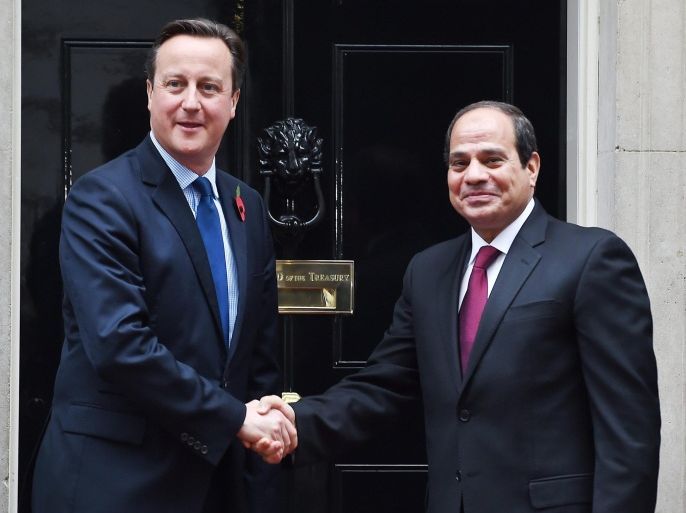 British Prime Minister David Cameron (L) welcomes Egyptian President Abdel Fattah al-Sisi (R) to 10 Downing Street in London, Britain, 05 November 2015. An estimated 20,000 British citizens remain in Sharm el-Sheikh, including at least 9,000 holidaymakers, as flights to Britain were suspended following the death of 224 people in last week's crash of a Russian passenger plane. Cameron is expected to discuss the resort's air security during talks with Egyptian President Abdel-Fattah al-Sisi.