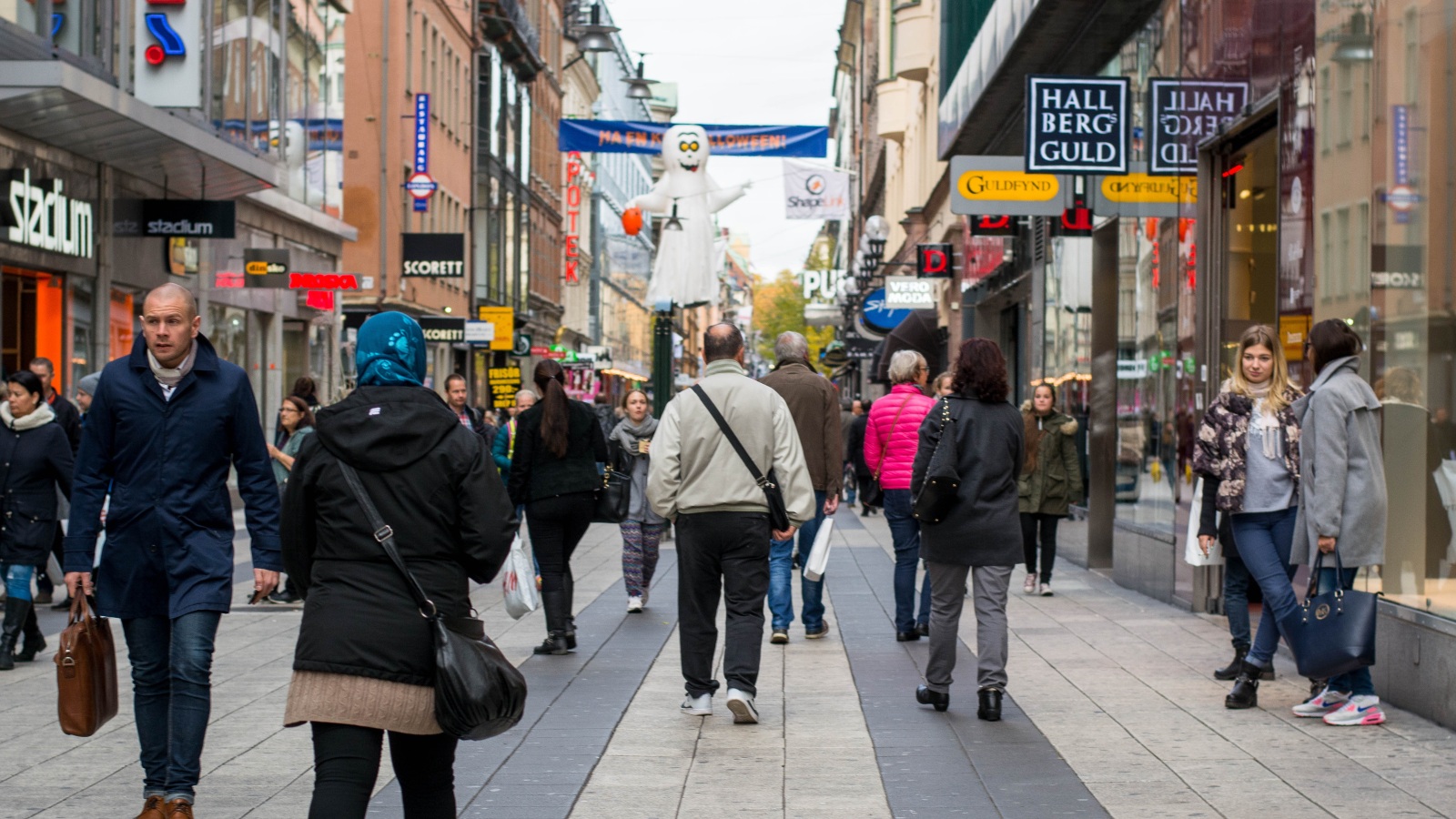 العنصرية تتفشى في السويد والشرطة تؤكد اتخاذ الاحتياطات(الجزيرة)
