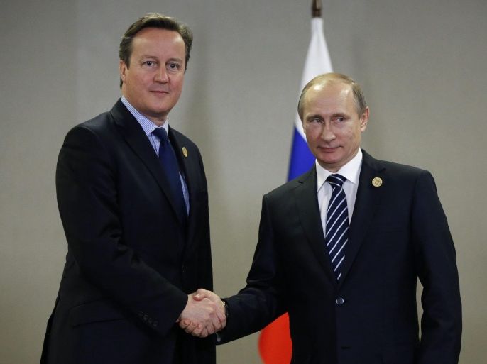 Russian President Vladimir Putin (R)meets with Britain's Prime Minister David Cameron during G20 summit in Antalya, Turkey, 16 November 2015. In addition to discussions on the global economy, the G20 grouping of leading nations is set to focus on Syria during its summit this weekend, including the refugee crisis and the threat of terrorism.