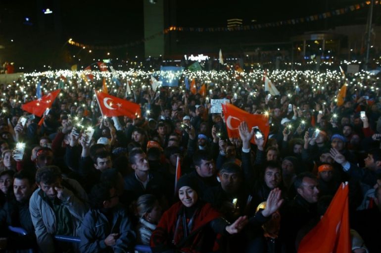 Supporters wait for the arrival of Turkish Prime Minister Ahmet Davutoglu in Ankara, Turkey November 2, 2015. Davutoglu described the outcome of a general election which swept his AK Party back to a parliamentary majority on Sunday as a victory for democracy. REUTERS/Umit Bektas
