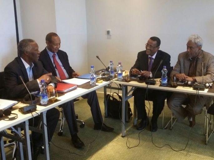 الصورة رقم 1 صورة تجمع أمبيكي في اجتماع وفد الحكومة السودانية
