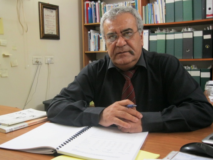 الباحث الفلسطيني د. خالد أبو عصبة (الجزيرة)