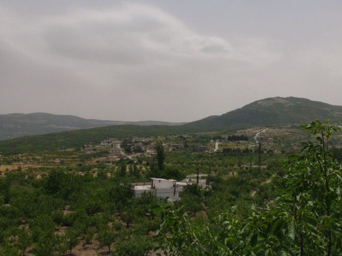 ريف اللاذقية.. جبل غزالة يطل على مساحات واسعة من جبل الأكراد وصولا للحدود التركية.JPG