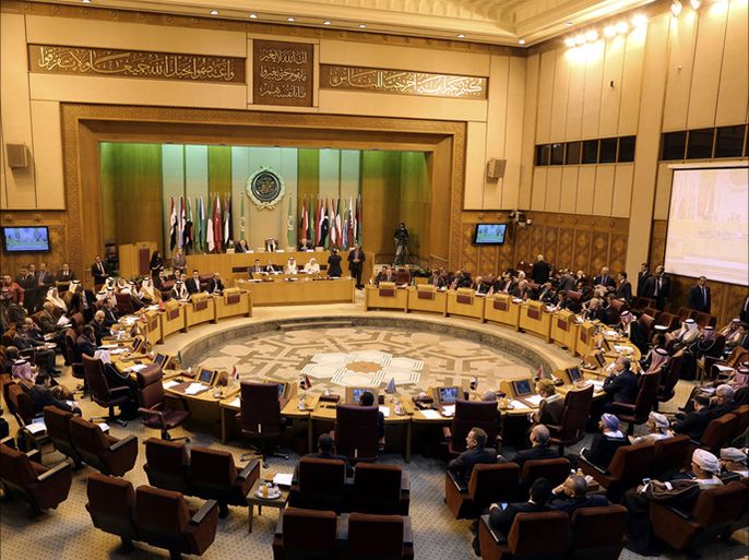 epa05080106 A general view shows Arab Foreign Ministers and delegation members attending the Arab Foreign Ministers emergency meeting at the League headquarters in Cairo, Egypt, 24 December 2015
