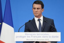 French Prime Minister Manuel Valls delivers a speech during a press conference at the Elysee presidential palace, in Paris, France, 23 December 2015. The French government presented Constitution reform proposals, that could see the state of emergency called after last month's Paris attacks enshrined in the constitution. The reforms must now be presented to the parliament. After going back and forth on the issue, the government also decided to include the power to strip French citizenship from binational people convicted for terrorist offences. EPA/ERIC FEFERBERG/POOL MAXPPP OUT