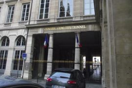 مقر المجلس الدستوري الفرنسي في باريس حيث أقر دستورية تنفيذ الحكومة لإجراء الإقامة الجبرية (من مراسل الجزيرة نت في باريس سعيد نمسي)