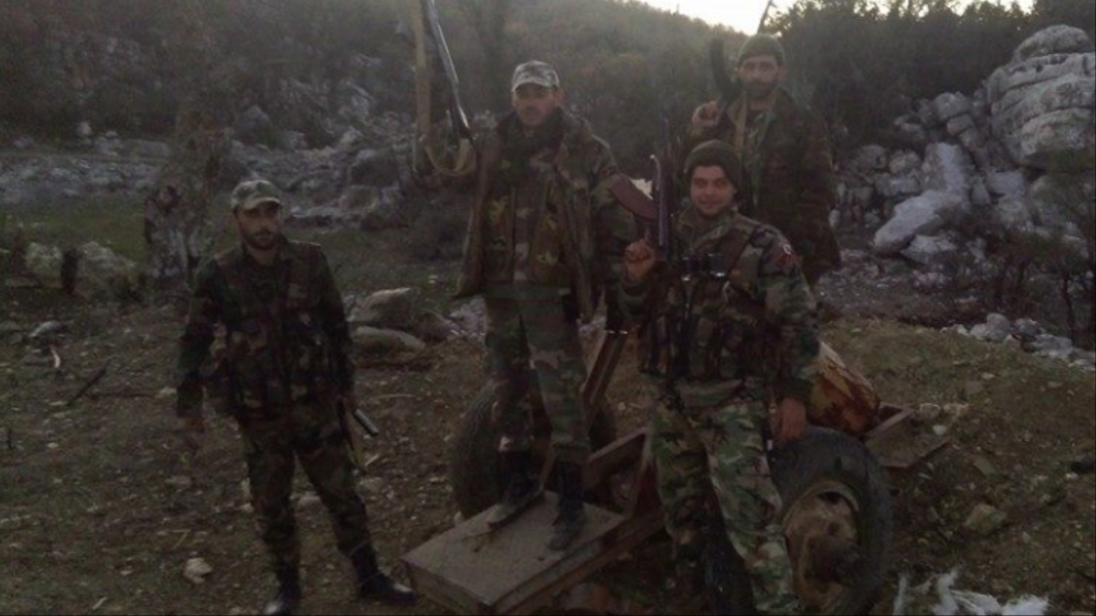 قوات الجيش السوري النظامي على قمة جبل غزالة (ناشطون)