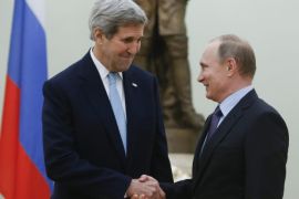 Russian President Vladimir Putin (R) talks to U.S. Secretary of State John Kerry during a meeting at the Kremlin in Moscow, Russia, 15 December 2015. Kerry said he wanted to use a visit to Moscow on Tuesday to make "real progress" in narrowing differences with Russian leader Vladimir Putin over how to end the conflict in Syria. EPA/SERGEI KARPUKHIN / POOL POOL PHOTO