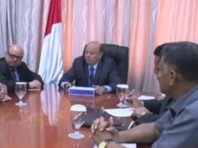 ‪الرئيس هادي يلتقي بالقيادات التنفيذية والعسكرية في عدن (‬ الجزيرة