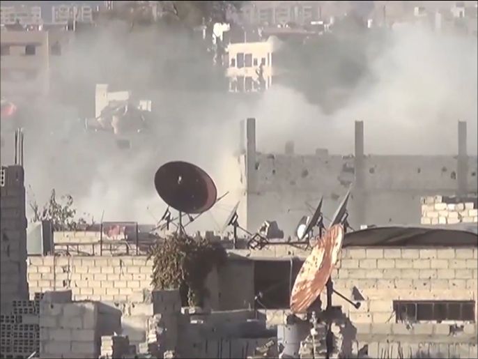 إحدى الغارات الروسية على مواقع بريف حلب الجنوبي (الجزيرة)