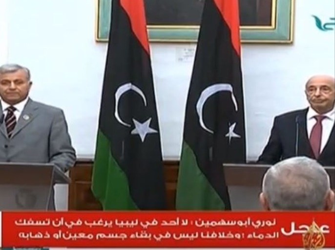 مؤتمر صحفي مشترك لرئيسي مجلس النواب الليبي عقيلة صالح (يسار) والمؤتمر الوطني العام نوري بوسهمين