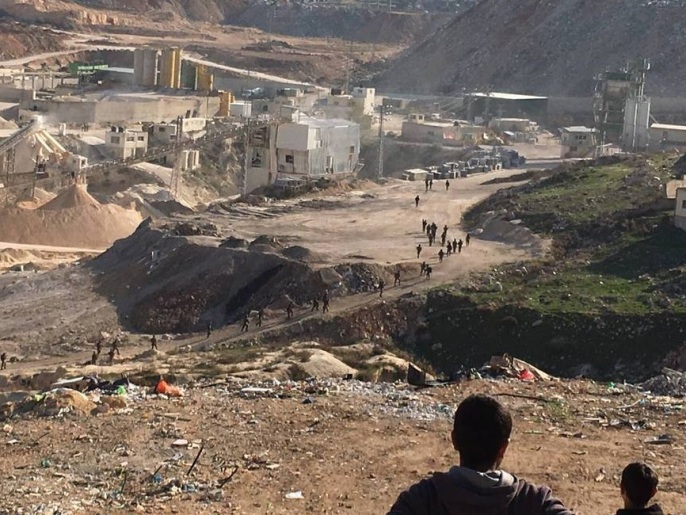 ‪صورة تظهر قوات الاحتلال التي اقتحمت مخيم قلنديا بعد عملية دعس‬ صورة تظهر قوات الاحتلال التي اقتحمت مخيم قلنديا بعد عملية دعس
